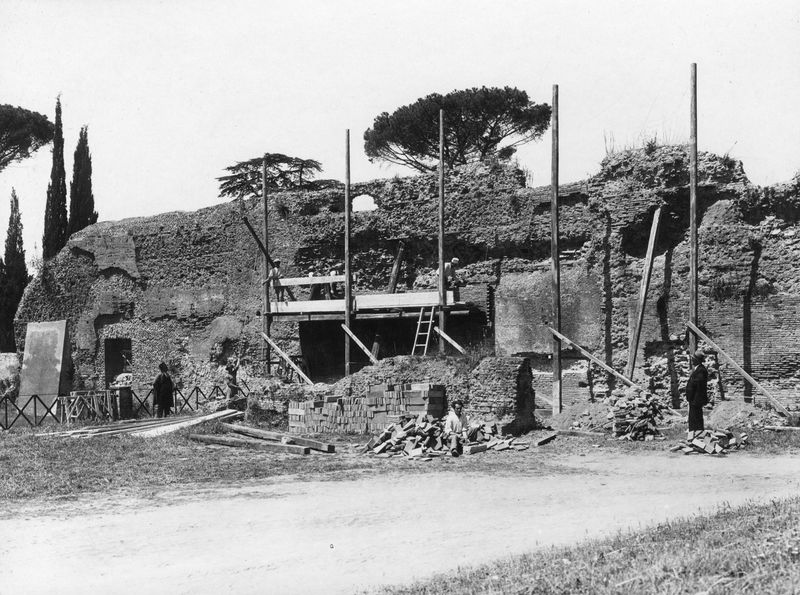 003503 - restauro - Domus Augustana, terzo peristilio: lato Est veduta lavori, 1958