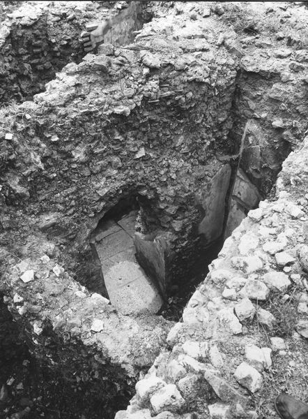 003650 - restauro - Domus Flavia, aula regia, angolo Nord: particolare della costruzione dell'angolo Nord, ambiente lastricato in marmo
