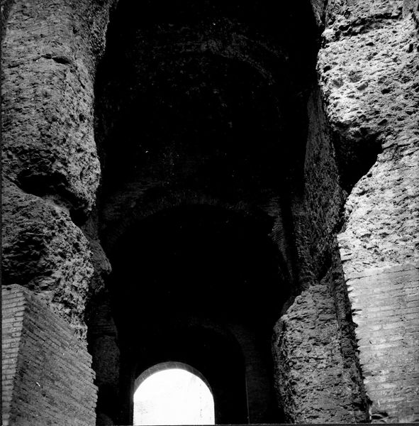 004838 - restauro - Domus Tiberiana, Clivo della Victoriae settore 13-Livello IV-V: ambienti con lesioni alle strutture, novembre 1970