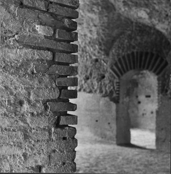 004850 - restauro - Domus Tiberiana, Clivus della Victoriae settore 13-Livello IV: ambiente 2 con lesioni alle strutture settembre 1970