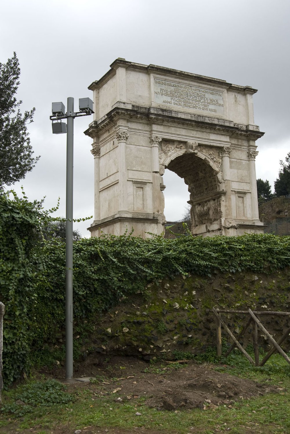 fronte Arco di Tito.jpg