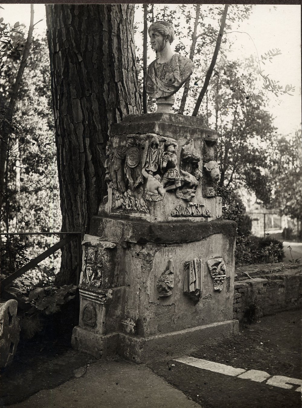 Neg. F 1549.jpg