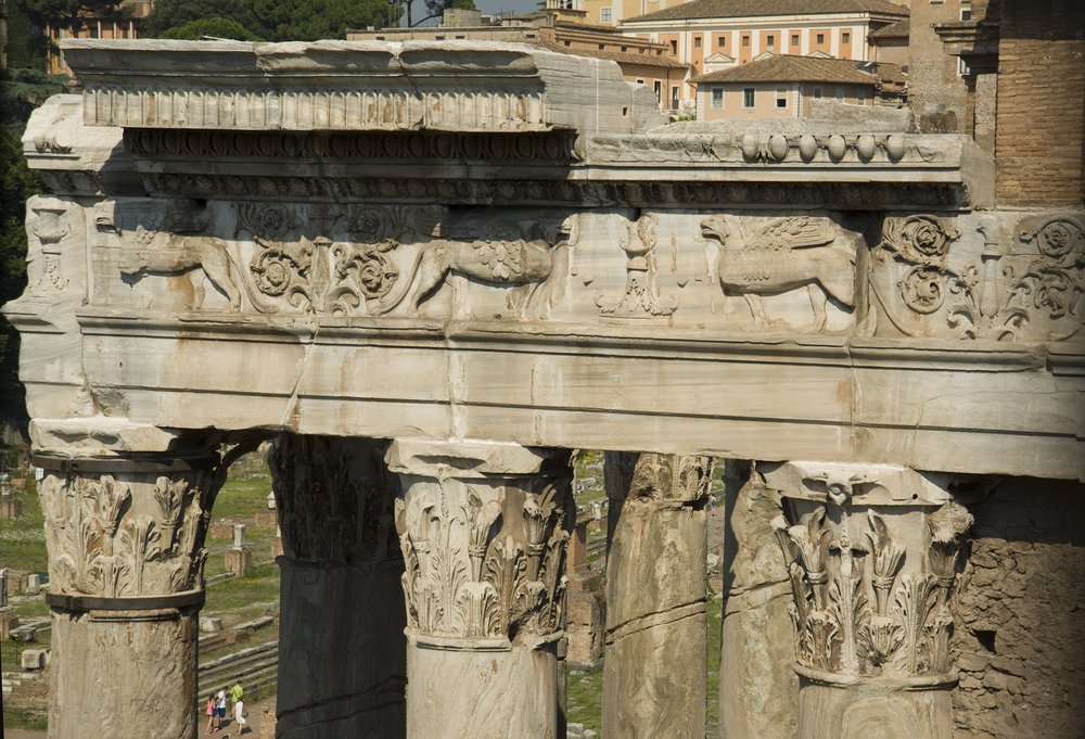 fregio  Tempio di Antonino e Faustina_1.jpg