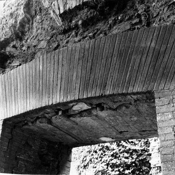 004932 - restauro - Domus Tiberiana, Clivus della Victoriae settore 13-Livello IV: ambiente 9 con lesioni alle strutture settembre 1970