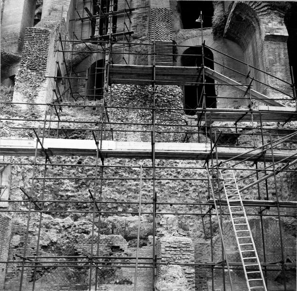 004950 - restauro - Domus Tiberiana, fronte Nord-Est settore 13-Livello II-V: ambiente 10-11 sulla via Nova, lavori di consolidamento e sistemazione 1971