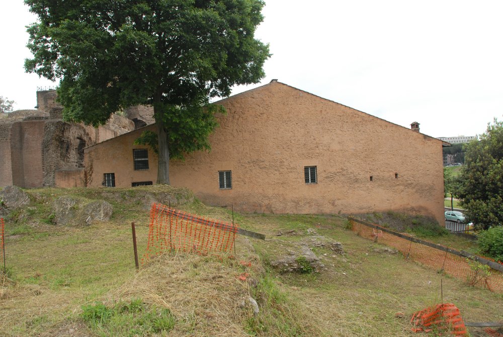 Casale sulle pendici meridionali su Via dei Cerchi.JPG