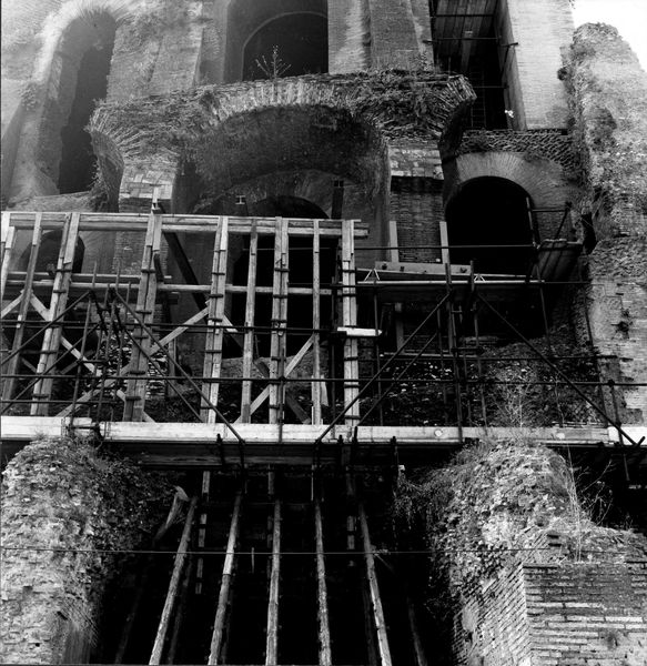 004978 - restauro - Domus Tiberiana, fronte Nord-Est settore 13-Livello IV-V: ambiente 11-13 lavori di consolidamento, 1970