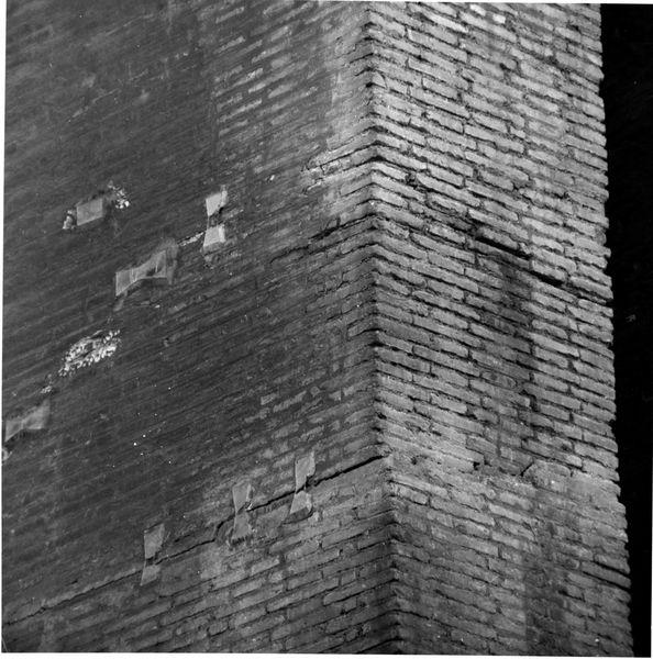 004981 - restauro - Domus Tiberiana, fronte Nord-Est settore 13-Livello IV: ambiente 12 con evidenza di lesioni alle strutture, dicembre 1970