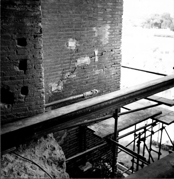 004984 - restauro - Domus Tiberiana, fronte Nord-Est settore 13-Livello IV: ambiente 12 lavori di restauro con evidenza di lesioni alle strutture, 1970