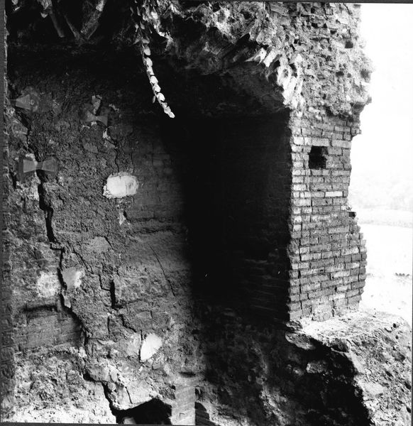 005021 - restauro - Domus Tiberiana, fronte Nord-Est settore 13-Livello IV: ambiente 13 lesioni delle strutture, 1970