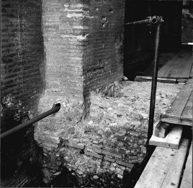 005029 - restauro - Domus Tiberiana, fronte Nord-Est settore 13-Livello IV: ambiente 13 lavori di consolidamento,1971