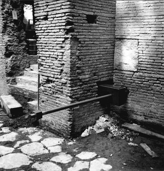 005047 - restauro - Domus Tiberiana, via Nova settore 13-Livello IV: ambiente 217-218 lavori per il monitoraggio permanente delle strutture, 1971