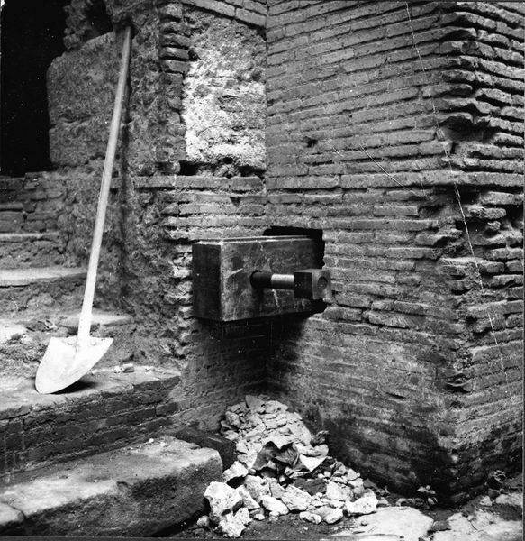 005049 - restauro - Domus Tiberiana, via Nova settore 13-Livello IV: ambiente 217-218 lavori per il monitoraggio permanente delle strutture, 1971