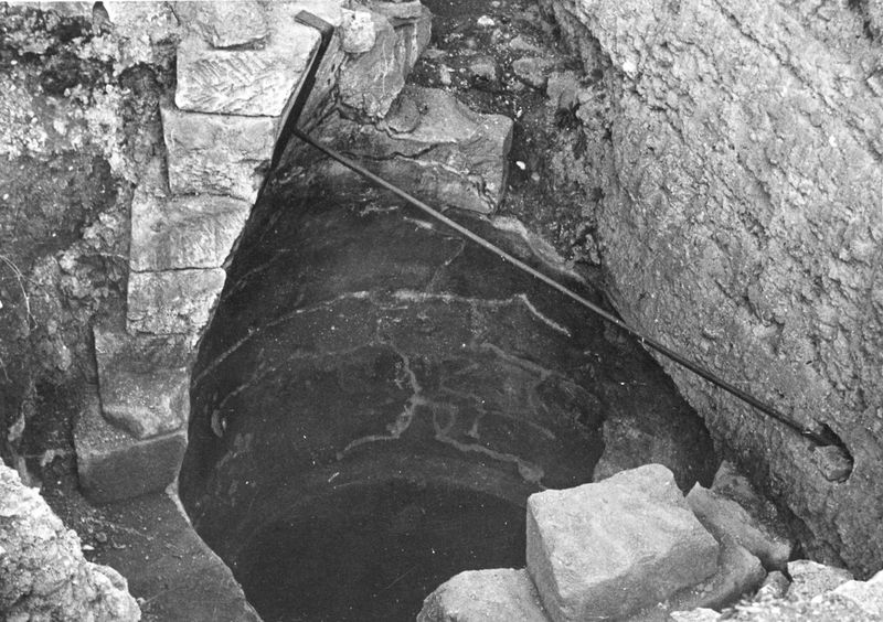 011541 - scavo archeologico - Basilica Emilia, cisterna repubblicana, 1946. Senza negativo