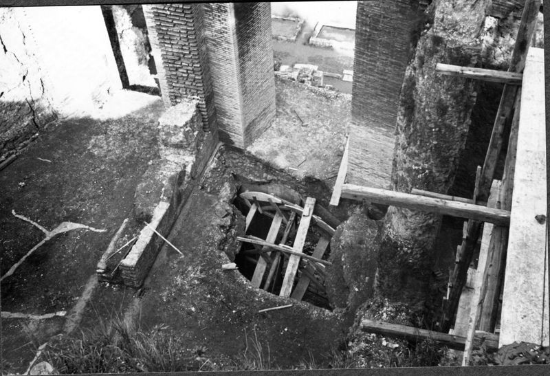 005135 - restauro - Domus Tiberiana, angolo Nord settore 13-Livello V-VI: ambiente inferiore restauro della volta gennaio 1959