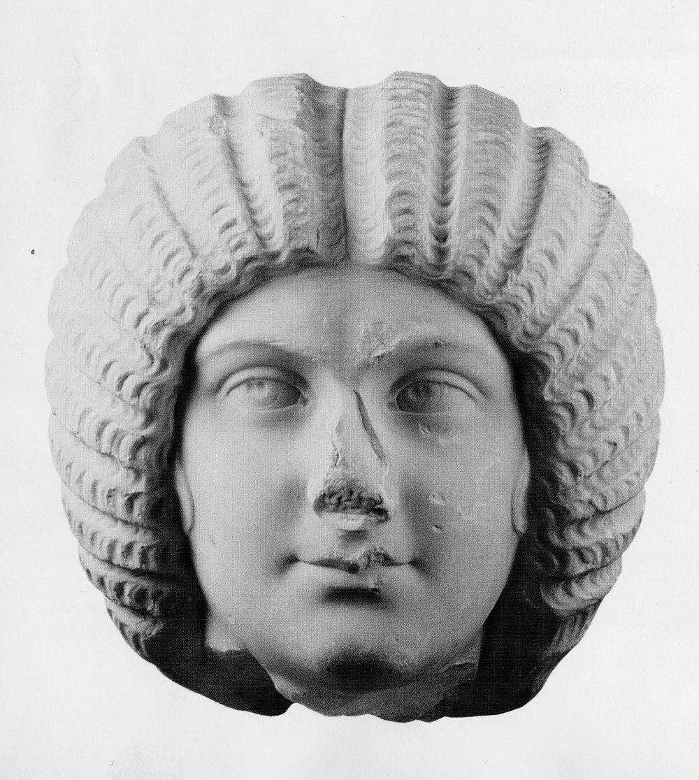 ritratto giulia donna.jpg