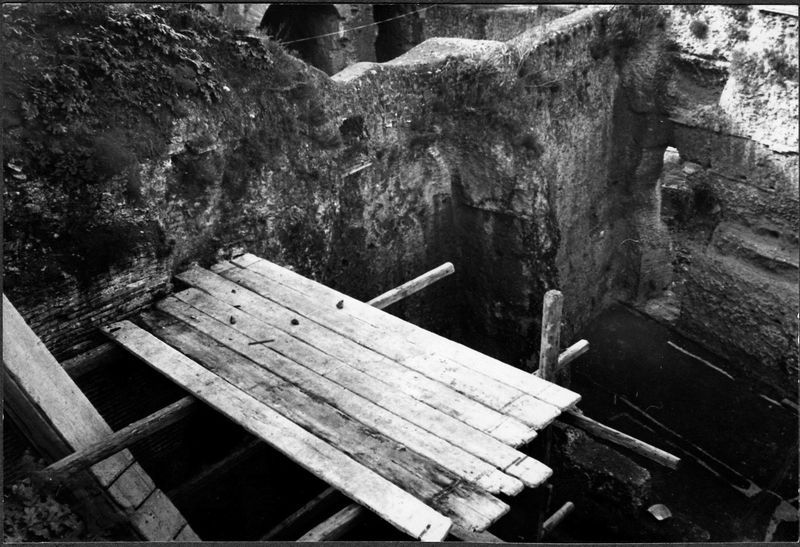 005139 - restauro - Domus Tiberiana, angolo Nord settore 13-Livello V-VI: ambiente inferiore restauro della volta febbraio 1959