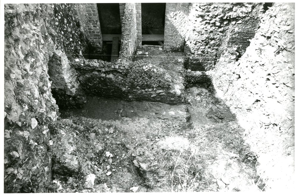 film 2716 - Scavo Carandini - Domus Scauri - Cantiere Via Sacra - Maggio 1993 - foto 005.jpg