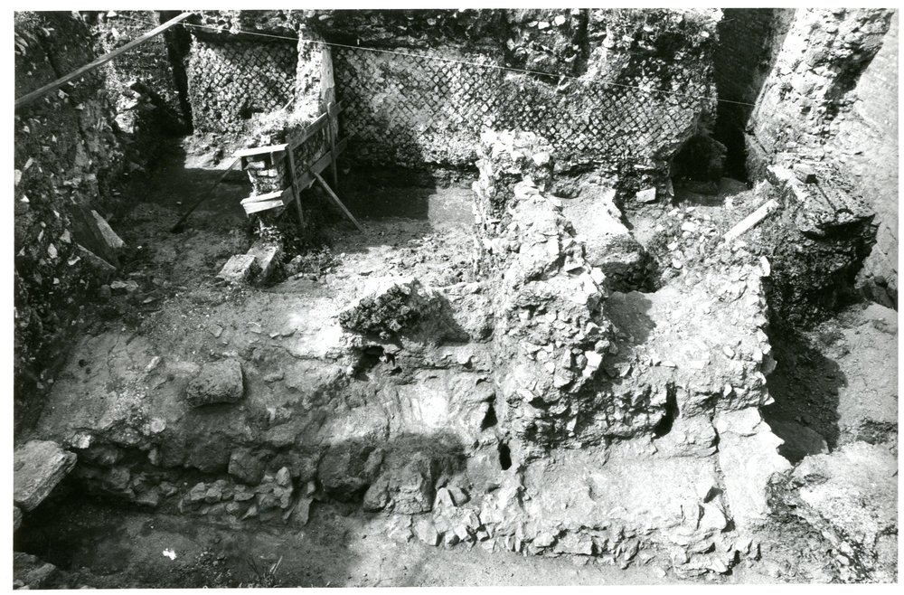 film 2716 - Scavo Carandini - Domus Scauri - Cantiere Via Sacra - Maggio 1993 - foto 004.jpg