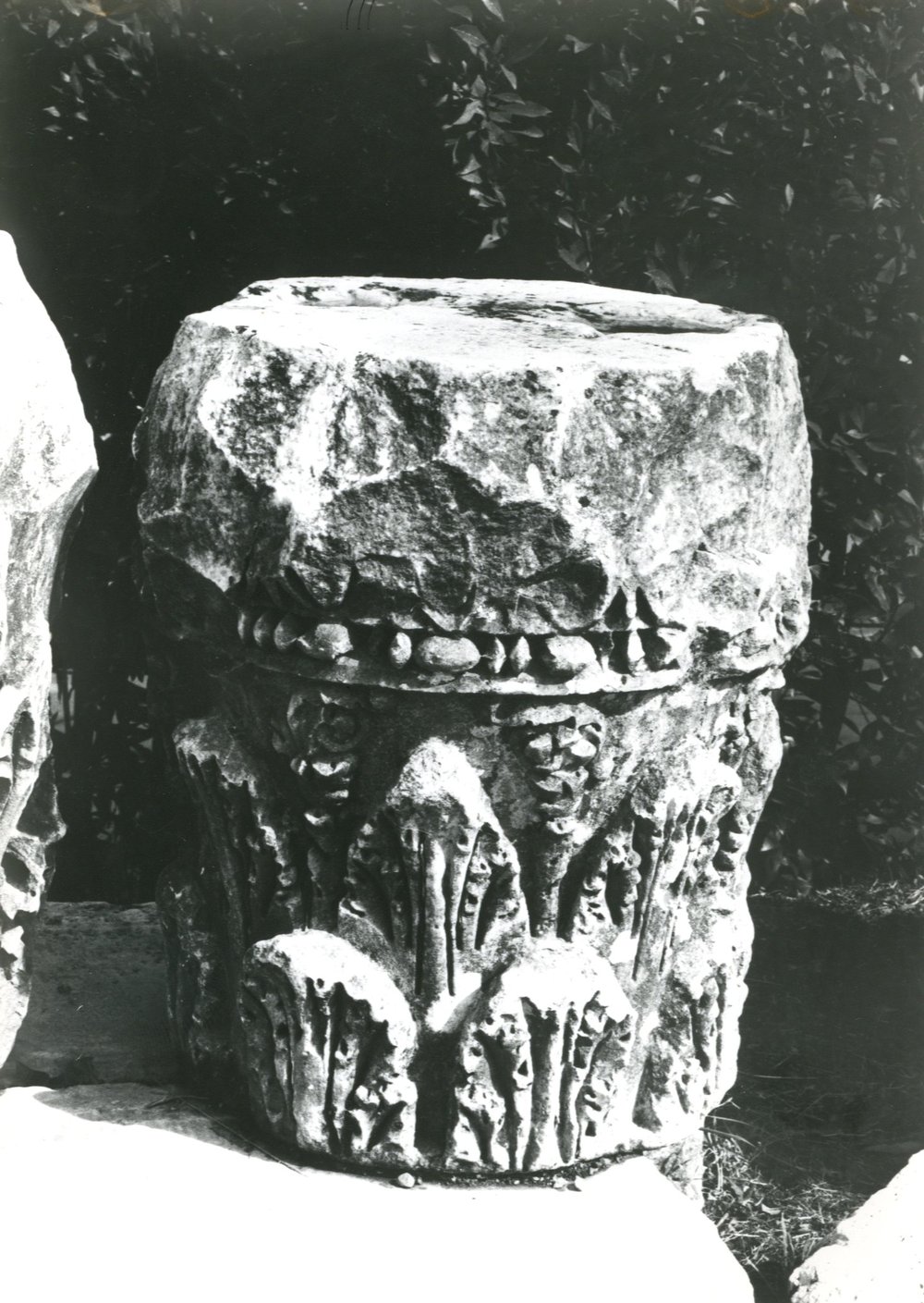 film 12275 - Scavo Carandini - Capitello corinzio erratico.jpg