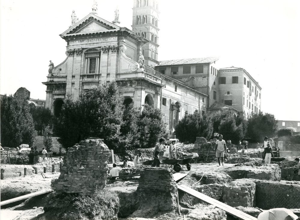 Scavo Carandini - film 12163 - Vista dello scavo nel corso della terza campagna (1987).jpg