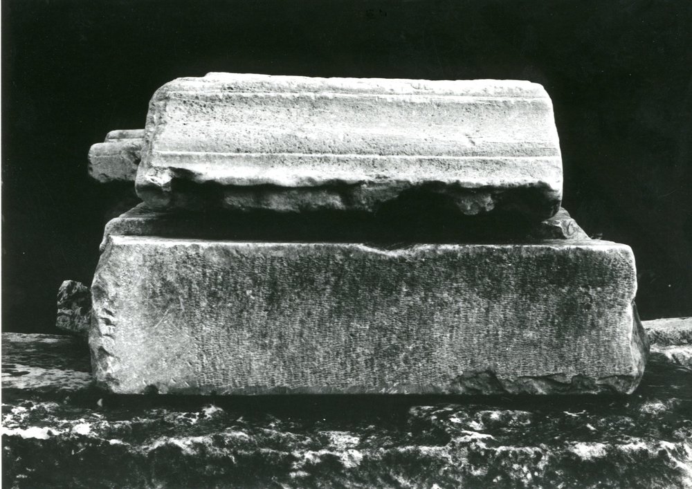 film 12274 - Scavi Carandini - Frammenti di marmo erratici 002.jpg