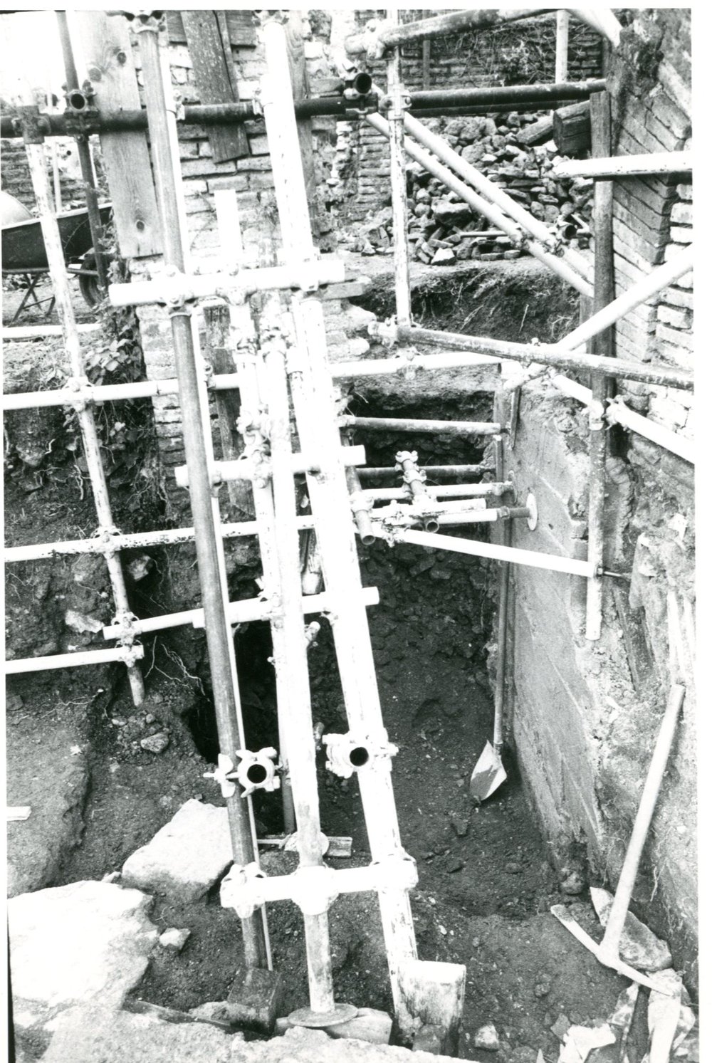 Scavo Carandini - Foto 003.jpg