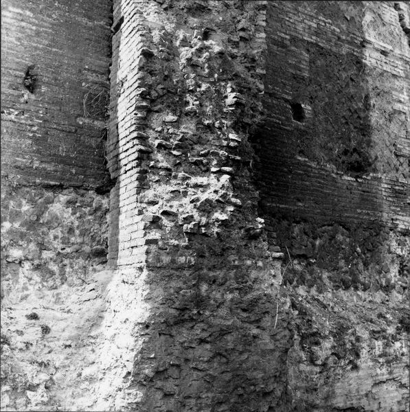 005174 - restauro - Domus Tiberiana, fronte Nord-Est settore 17-Livello IV: lesioni alle strutture, maggio 1967