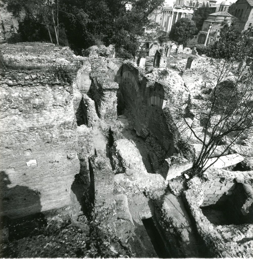 film 1882 - Scavo Carandini - vista dell'ambiente di passaggio.jpg