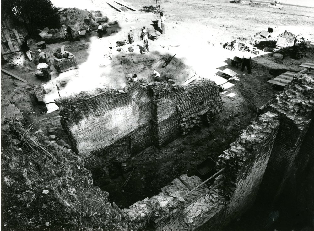 film 1543 - Porticus Margaritaria - Palatino - Via Sacra - scavo Carandini - autunno 1985.jpg