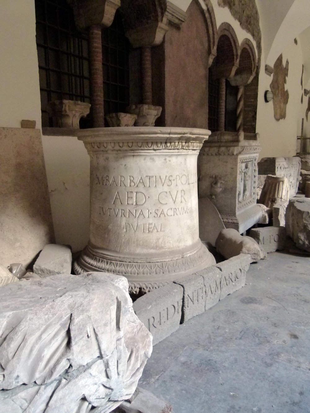 28_puteale_Giuturna.jpg