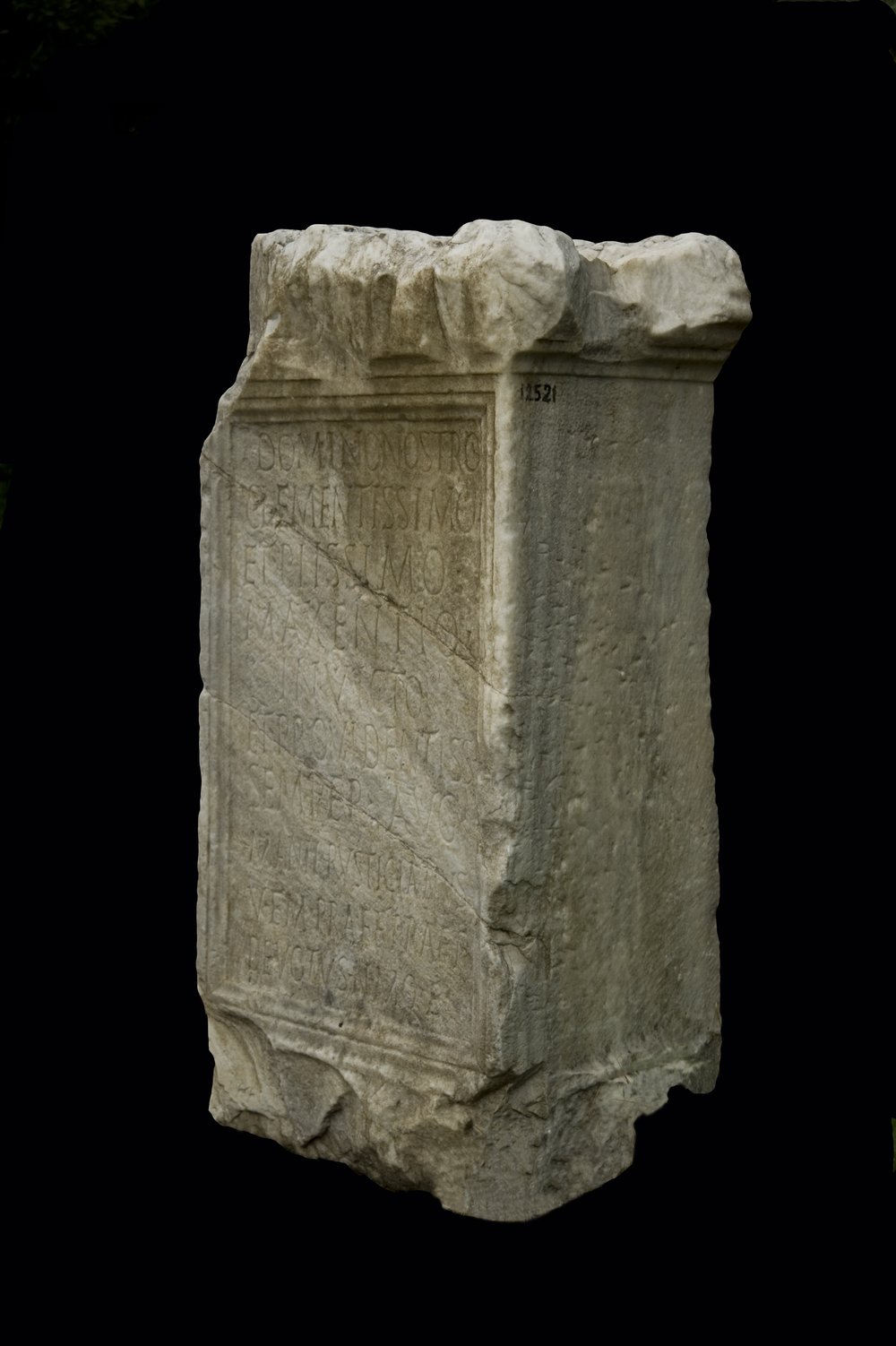 Epigrafe con Ddedica a Massenzio1.tif