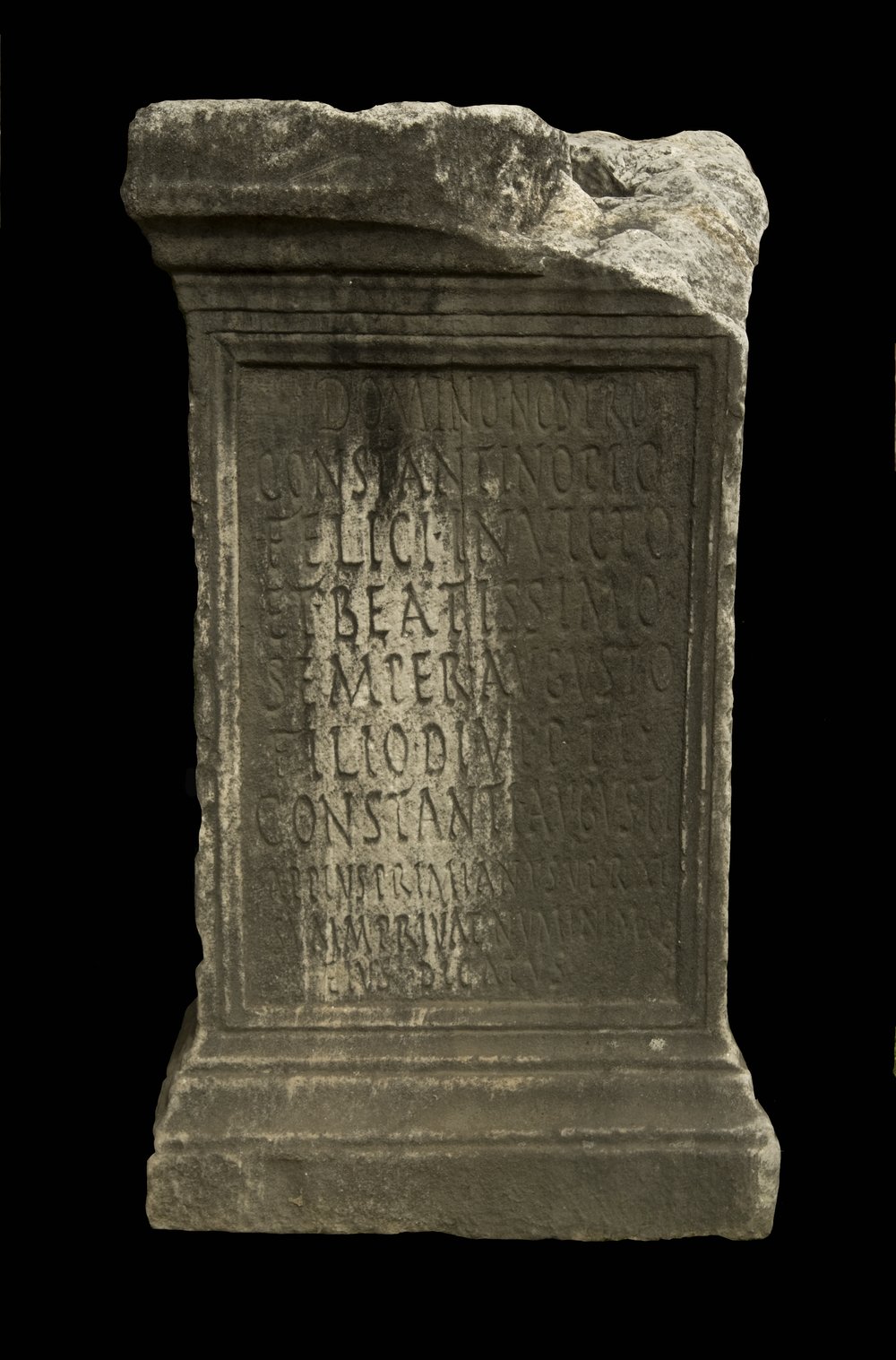 Epigrafe con dedica a Costantino inv.12463-588714.tif