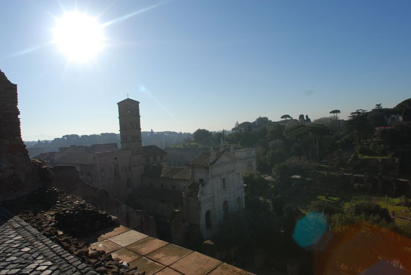 controluce dalla Bas. di Massenzio verso s. Francesca Romana.jpg