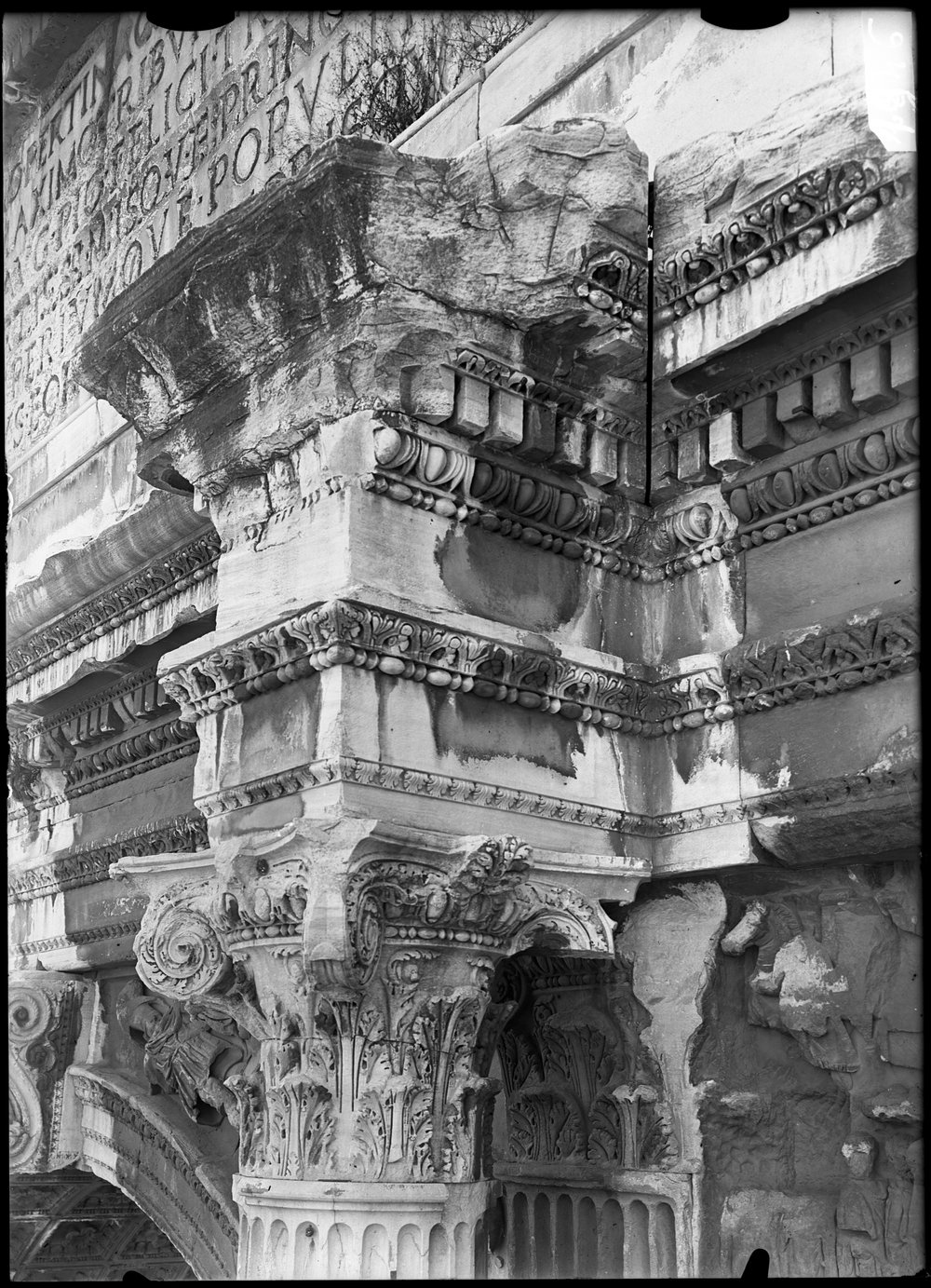 Arco S. Severo 1945.tif