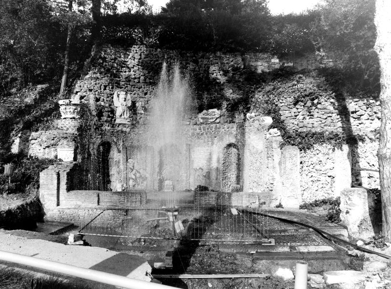 005880 - restauro - Palatino, Horti Farnesiani: sistemazione e consolidamento (1982)