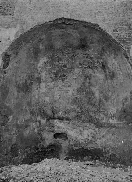 019235 - monumento - S. Maria Antiqua, pitture, cappella centrale, l'abside durante lo scavo; Neg. serie E, n. 219