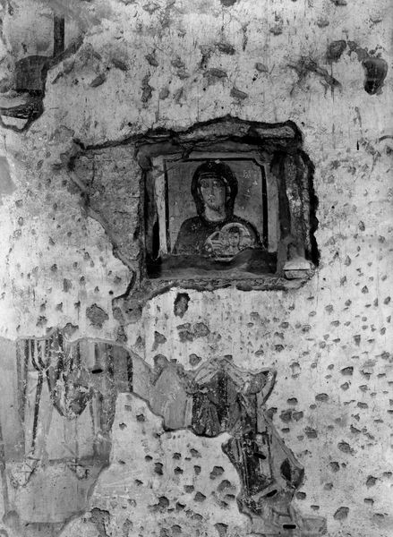 019350 - monumento - S. Maria Antiqua, navata centrale, pilastro a destra: nicchia con la Vergine e il Bambino; neg. serie E, n. 51344