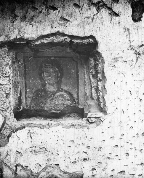 019351 - monumento - S. Maria Antiqua, navata centrale, pilastro a destra: nicchia con la Vergine e il Bambino; neg. serie E, n. 244