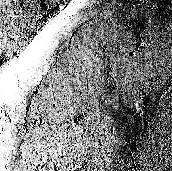 007648 - monumento - Palatino, Domus Tiberiana, ambienti sul Clivus Victoriae, piano terra, graffiti nella parte interna del vano destro dell'ingresso n. 3; neg. serie 6x6, n. 1021