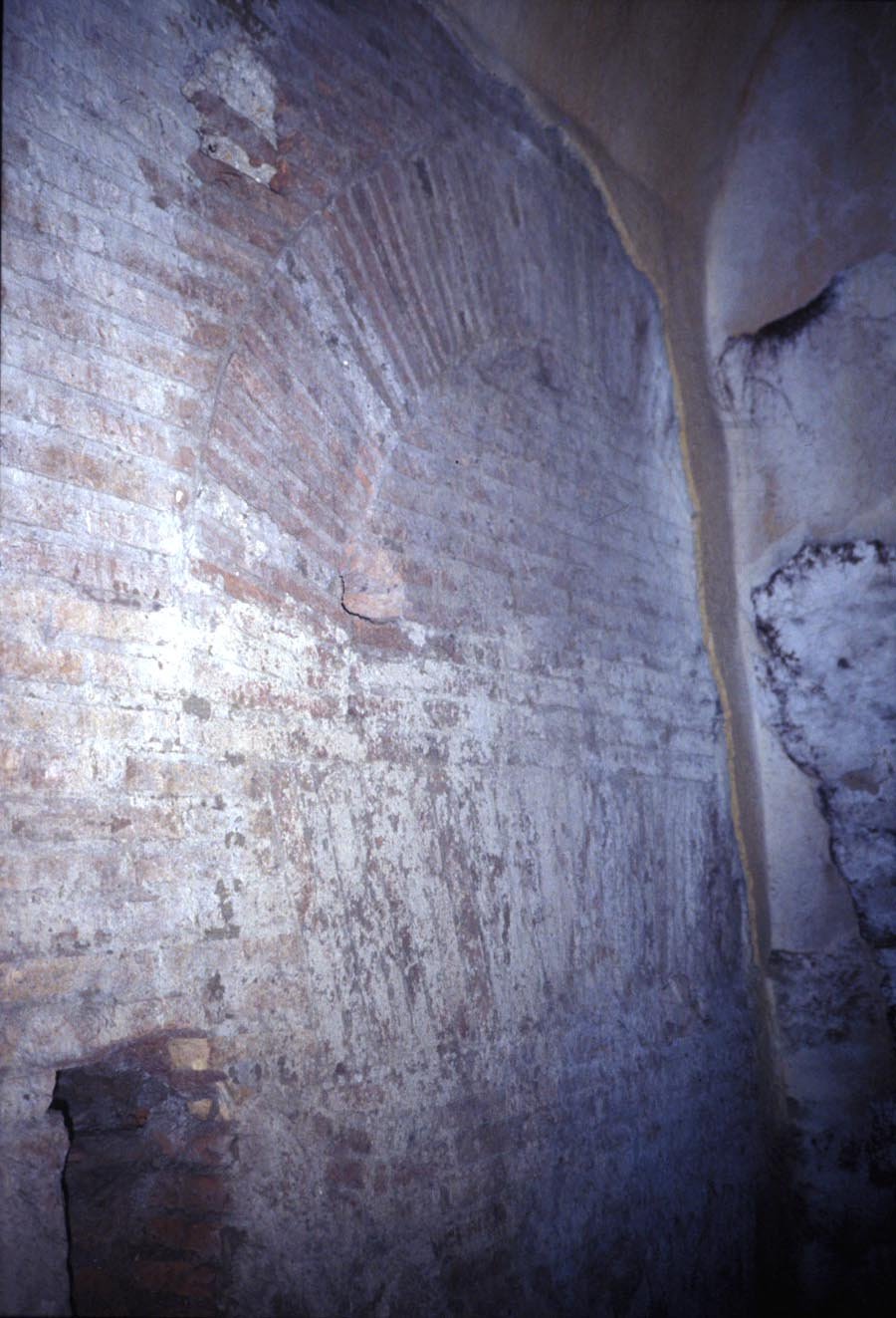 PS9 0196Cripto Portici sotto Orti Farnesiani 1992 14.jpg