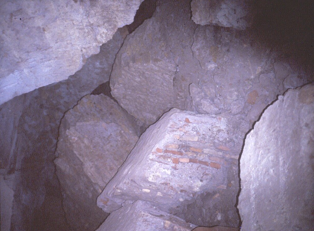 PS9 0216Cripto Portici sotto Orti Farnesiani 1992 38.jpg