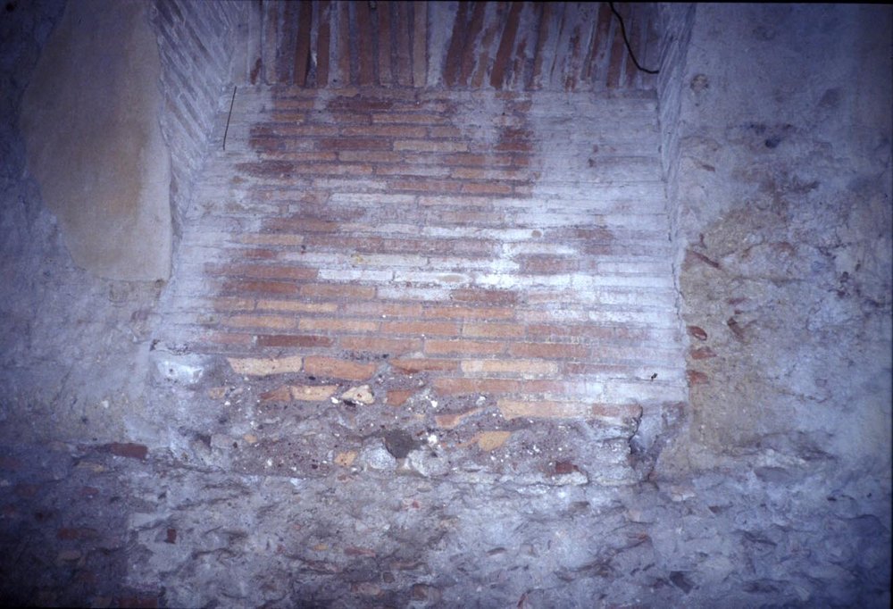 PS9 0197Cripto Portici sotto Orti Farnesiani 1992 15.jpg