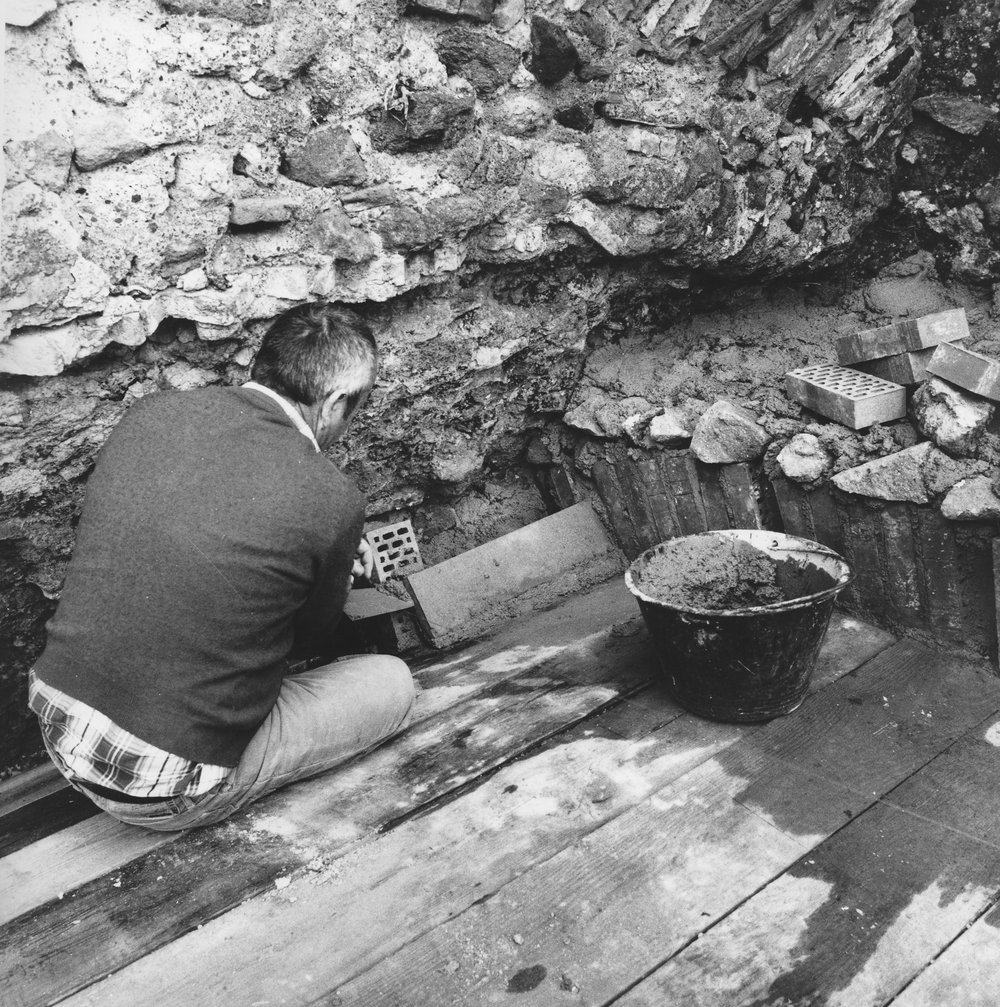 PS1 0053NBLocali DuranteLavori.JPG