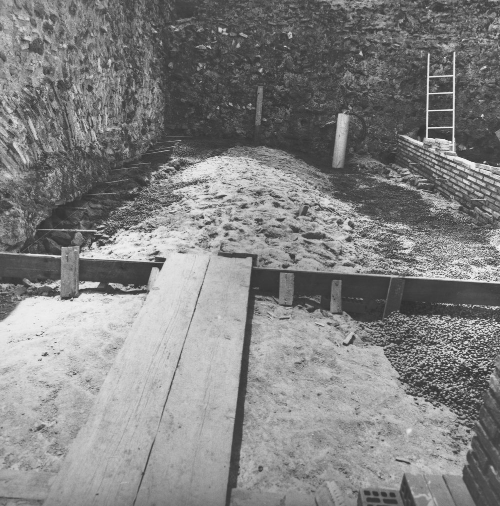PS1 0061NBLocali DuranteLavori.JPG