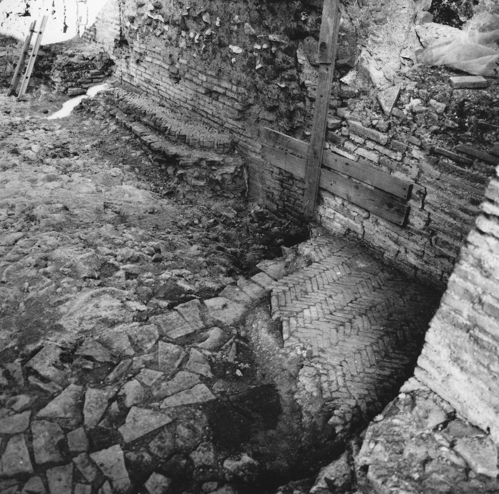PS1 0068NBLocali DuranteLavori.JPG