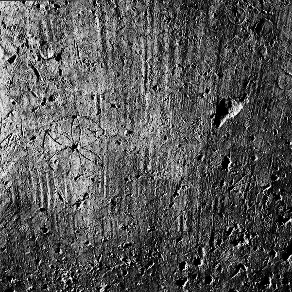 007649 - monumento - Palatino, Domus Tiberiana, ambienti sul Clivus Victoriae, piano terra, graffiti nella parte interna del vano destro dell'ingresso n. 3; neg. serie 6x6, n. 1023