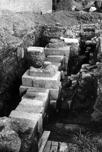 011554 - scavo archeologico - Basilica Emilia, interno, basi di colonne della basilica repubblicana. Neg. Serie Film nÂ°1505