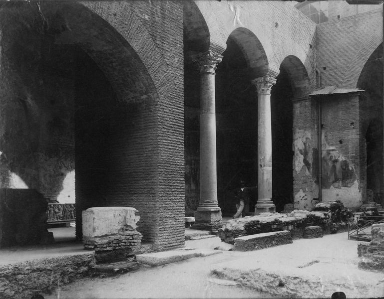 019301 - monumento - S. Maria Antiqua, interno