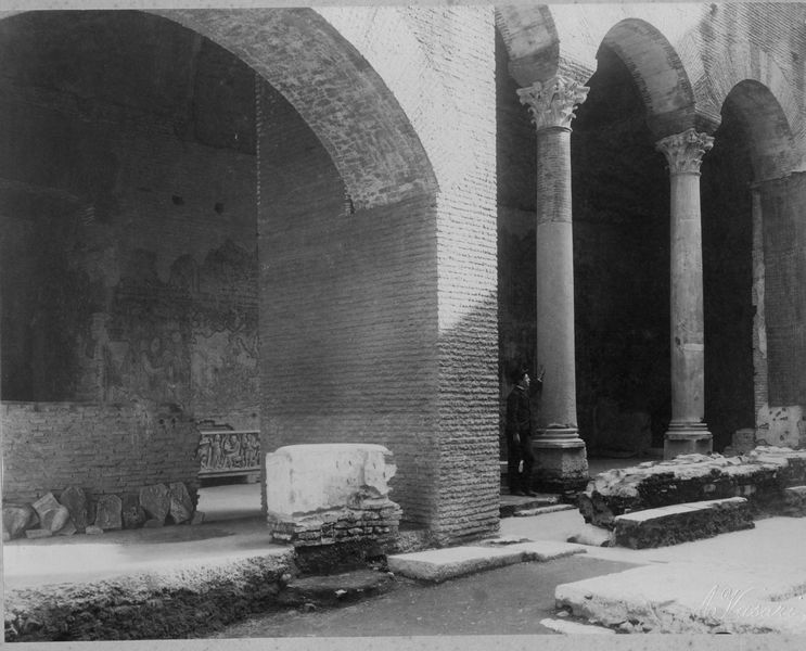 019302 - monumento - S. Maria Antiqua, particolare dell'interno; neg. serie 21x27, n. 32